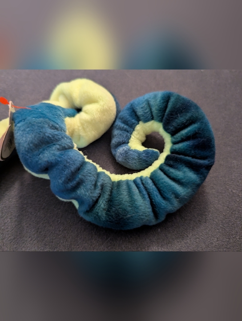 Ty Beanie Baby Hissy the Snake - 1997 Retired Green & Teal Coiled Plush - Picture 4 of 9